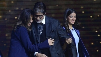 Amitabh Bachchan shared a picture of the trio on Twitter and captioned it, “Betiyaan sabse pyaari, unka hi jahaan hai (Daughters are the most lovable, it is their world).” Amitabh Bachchan shared a picture of the trio on Twitter and captioned it, “Betiyaan sabse pyaari, unka hi jahaan hai (Daughters are the most lovable, it is their world).”