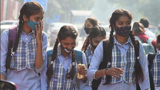 A file photo of schoolchildren leaving after attending classes, in New Delhi, India. (Raj K Raj / HT)