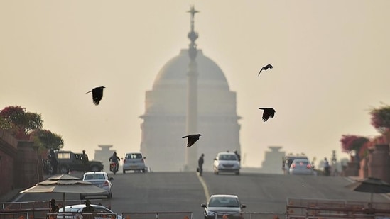 Delhi's schools, colleges to reopen next week but air quality still very poor(HT Photo) Delhi's schools, colleges to reopen next week but air quality still very poor(HT Photo)