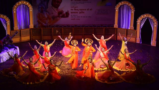 Kathak ballet by Namami Ramam presented by Kathak Kendra at UP Sangeet Natak Academy. (Suraj Kumar/HT) Kathak ballet by Namami Ramam presented by Kathak Kendra at UP Sangeet Natak Academy. (Suraj Kumar/HT)
