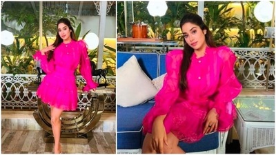 Janhvi Kapoor teamed her look with a pair of two string silver stone heels from Zara. (Instagram/@tanghavri) Janhvi Kapoor teamed her look with a pair of two string silver stone heels from Zara. (Instagram/@tanghavri)