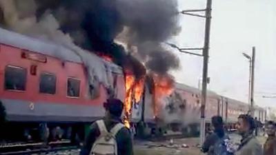 A fire broke out in Udhampur-Durg Express at about 3.30pm when it was passing through Morena district in Madhya Pradesh. Two AC coaches were gutted. (PTY)