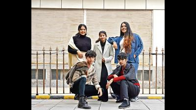 From dapper crop jackets to trendy pants and long coats, here is what these DU students filled their shopping bags with from Delhi’s street markets, for this winter. (Photo: Gokul VS/HT) From dapper crop jackets to trendy pants and long coats, here is what these DU students filled their shopping bags with from Delhi’s street markets, for this winter. (Photo: Gokul VS/HT)