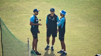 Kanpur: India's Head Coach Rahul Dravid with players during a practice session ahead of the first cricket test match against New Zealand, in Kanpur, Wednesday, Nov. 24, 2021. (PTI) Kanpur: India's Head Coach Rahul Dravid with players during a practice session ahead of the first cricket test match against New Zealand, in Kanpur, Wednesday, Nov. 24, 2021. (PTI)