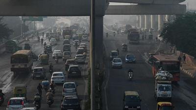 People commute along a street amid smoggy conditions in New Delhi on Thursday. Delhi’s air quality worsened to ‘severe’ on Friday morning. (AFP) People commute along a street amid smoggy conditions in New Delhi on Thursday. Delhi’s air quality worsened to ‘severe’ on Friday morning. (AFP)