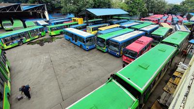 According to the PMPML authorities, the projective cumulative losses of the PMPML for the next ten years will be close to ₹9,600 crore. The current fleet size of PMPML consists of 2,261 buses, but only around 1, 510 buses ply on the city roads. (HT PHOTO) According to the PMPML authorities, the projective cumulative losses of the PMPML for the next ten years will be close to ₹9,600 crore. The current fleet size of PMPML consists of 2,261 buses, but only around 1, 510 buses ply on the city roads. (HT PHOTO)