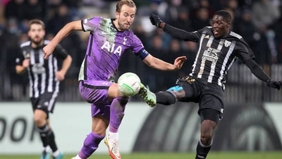 Tottenham Hotspur's Harry Kane in action with NS Mura's Samsondin Ouro.&nbsp; (Reuters)