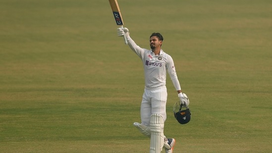 Shreyas Iyer acknowledges the crowd. (BCCI)