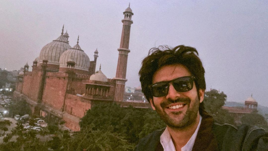 Kartik Aaryan is in New Delhi, shooting for Shehzada.&nbsp;