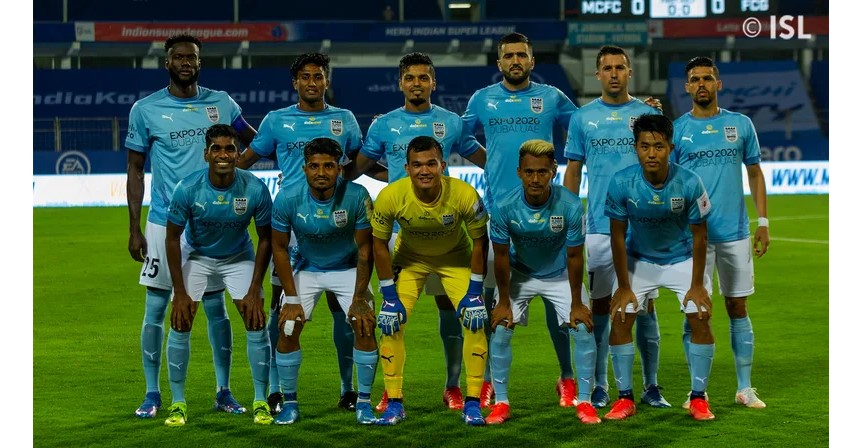 Mumbai City FC pose for a team photo ahead of their ISL match against FC Goa.&nbsp;(ISL)