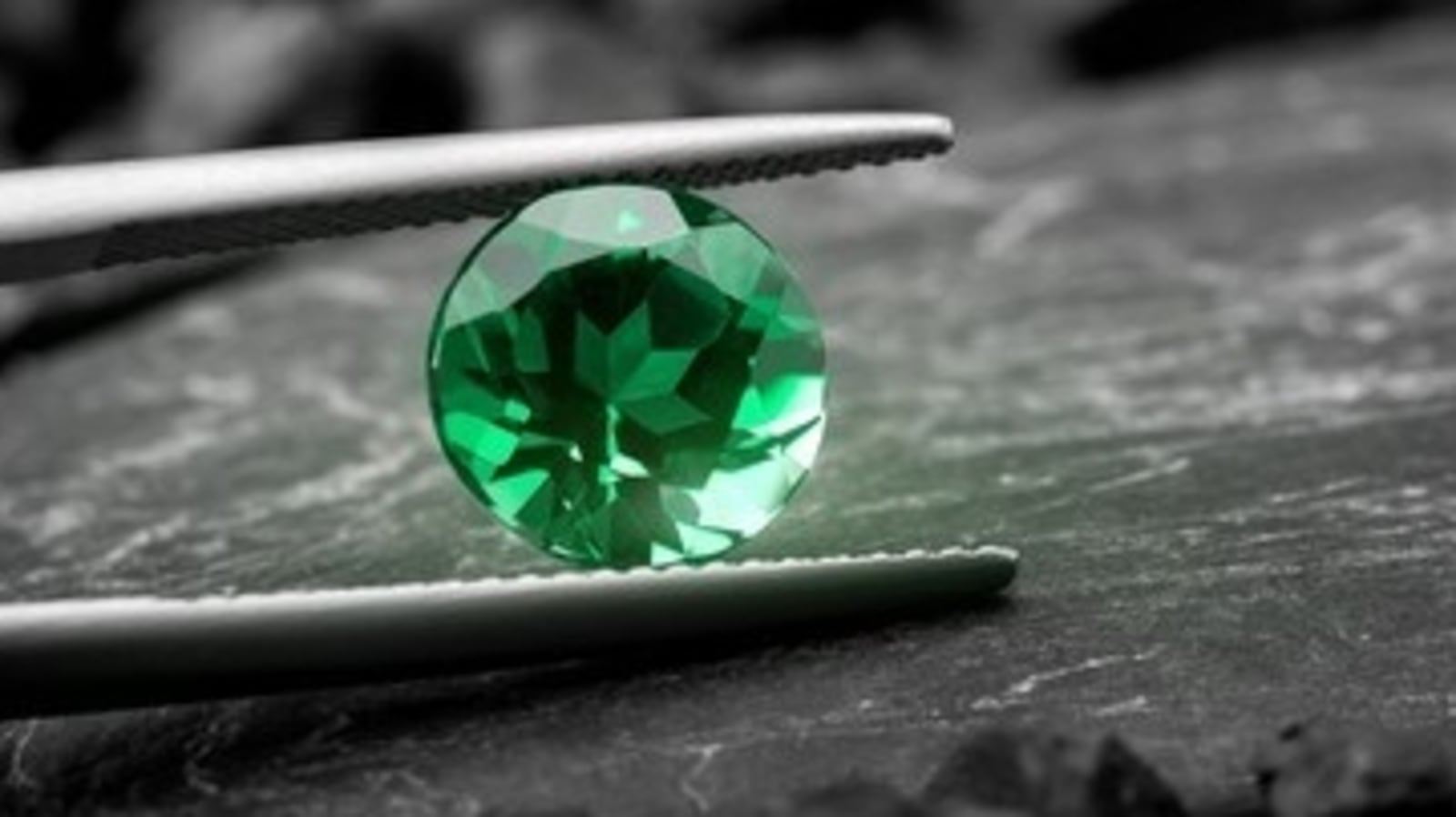 Emerald Gemstone | Benefits of Emerald (Panna Stone), Power, Properties -  Rudra Centre