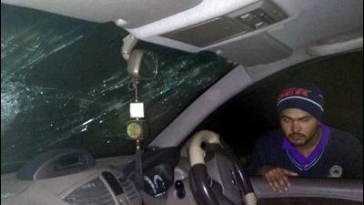 This is eighth such incident reported in Chandigarh in the past one month wherein thieves fled with items kept in a car after smashing its windowpane. (HT File/Representative image)