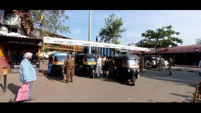 Kalyan RTO has approved the hike in auto fares. (RISHIKESH CHOUDHARY/HT PHOTO)
