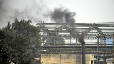 Billows of smoke from a factory’s chimney at Bulandshahr Road Industrial Area in India on Saturday. (Sakib Ali/HT photo) Billows of smoke from a factory’s chimney at Bulandshahr Road Industrial Area in India on Saturday. (Sakib Ali/HT photo)