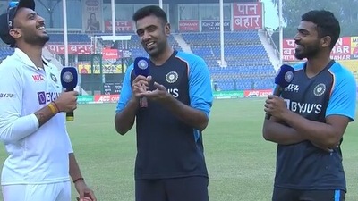 Ashwin in conversation with Axar Patel (Twitter grab/@BCCI)