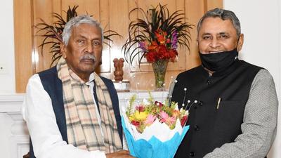 Bihar Education Minister Vijay Choudhary meets Governor Phagu Chauhan at Raj Bhawan in Patna on Saturday. (Santosh Kumar/HT Photo) Bihar Education Minister Vijay Choudhary meets Governor Phagu Chauhan at Raj Bhawan in Patna on Saturday. (Santosh Kumar/HT Photo)