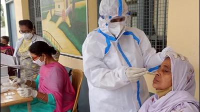 The number of patients who were cured in Jammu and Kashmir was 141 with active positive cases reaching 1,724. (HT File)