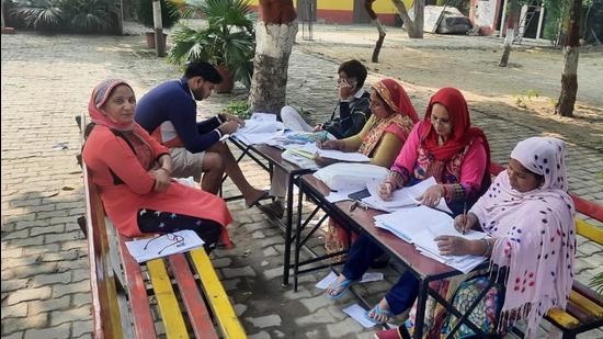 Total 6,371 forms were received on Saturday for inclusion of new voters, correction of voter details and deletion of names of those who have shifted. (Sourced)