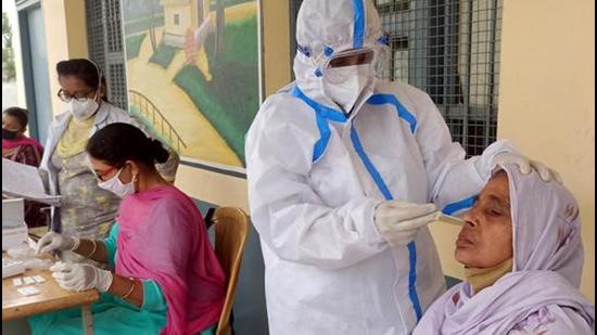Odisha health department officials said authorities have been asked to ensure that those who show symptoms should not be allowed in schools and other institutions as per the SOP issued. (HT PHOTO.) Odisha health department officials said authorities have been asked to ensure that those who show symptoms should not be allowed in schools and other institutions as per the SOP issued. (HT PHOTO.)
