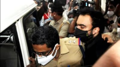 Many top police officers were reportedly close to Mavunkal, who used deceit to dupe people and rubbed shoulders with the who’s who of the state. (HT Photo) Many top police officers were reportedly close to Mavunkal, who used deceit to dupe people and rubbed shoulders with the who’s who of the state. (HT Photo)