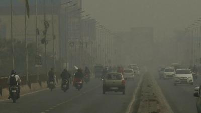 Poor visibility at Bailey road flyover in Patna due to fog, on Sunday. (Santosh Kumar/HT Photo) Poor visibility at Bailey road flyover in Patna due to fog, on Sunday. (Santosh Kumar/HT Photo)