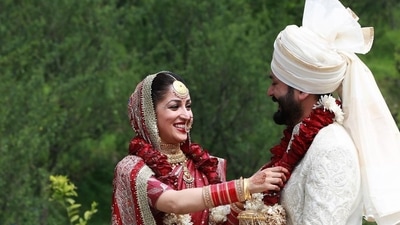 Yami Gautam and Aditya Dhar's wedding was an extremely private affair. The actor wore a saree gifted by her maternal grandmother and did her own make-up. Yami Gautam and Aditya Dhar's wedding was an extremely private affair. The actor wore a saree gifted by her maternal grandmother and did her own make-up. 