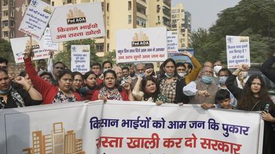 Residents from a number of high rises congregated near Amrapali Village high-rise, about 2km from the farmers’ protest site, in Ghaziabad on Sunday. (Sakib Ali/HT photo) Residents from a number of high rises congregated near Amrapali Village high-rise, about 2km from the farmers’ protest site, in Ghaziabad on Sunday. (Sakib Ali/HT photo)