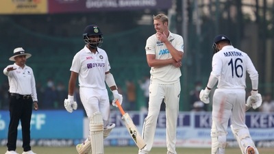 'I would like to give the Kiwis the last 45-30 mins to bat': Dinesh Karthik predicts the target India will set for New Zealand in 1st Test (AP) 'I would like to give the Kiwis the last 45-30 mins to bat': Dinesh Karthik predicts the target India will set for New Zealand in 1st Test (AP)