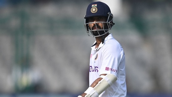 India's captain Ajinkya Rahane walks back to the pavilion after his dismissal during the first Test cricket match between India and New Zealand at the Green Park Stadium in Kanpur on November 25, 2021. (Photo by Sajjad HUSSAIN / AFP) / IMAGE RESTRICTED TO EDITORIAL USE - STRICTLY NO COMMERCIAL USE (AFP)