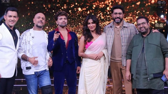 Aditya Narayan, Vishal Dadlani, Himesh Reshammiya, Chitrangada Singh, Abhishek and Shankar Mahadevan.