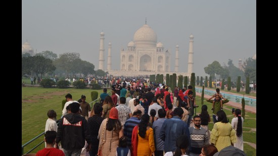 Despite the fears of a third wave of Covid -19 and the new Delta variant, the inflow of tourists at Taj Mahal continues to grow this winter. (Pic for representation) Despite the fears of a third wave of Covid -19 and the new Delta variant, the inflow of tourists at Taj Mahal continues to grow this winter. (Pic for representation)