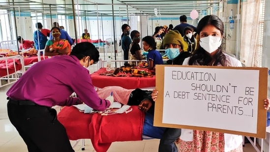 The association has reiterated its three-point demand, urging the government to consider restructuring the academic fees according to the 2018-19 academic year.(Twitter / @karnatakarda) The association has reiterated its three-point demand, urging the government to consider restructuring the academic fees according to the 2018-19 academic year.(Twitter / @karnatakarda)