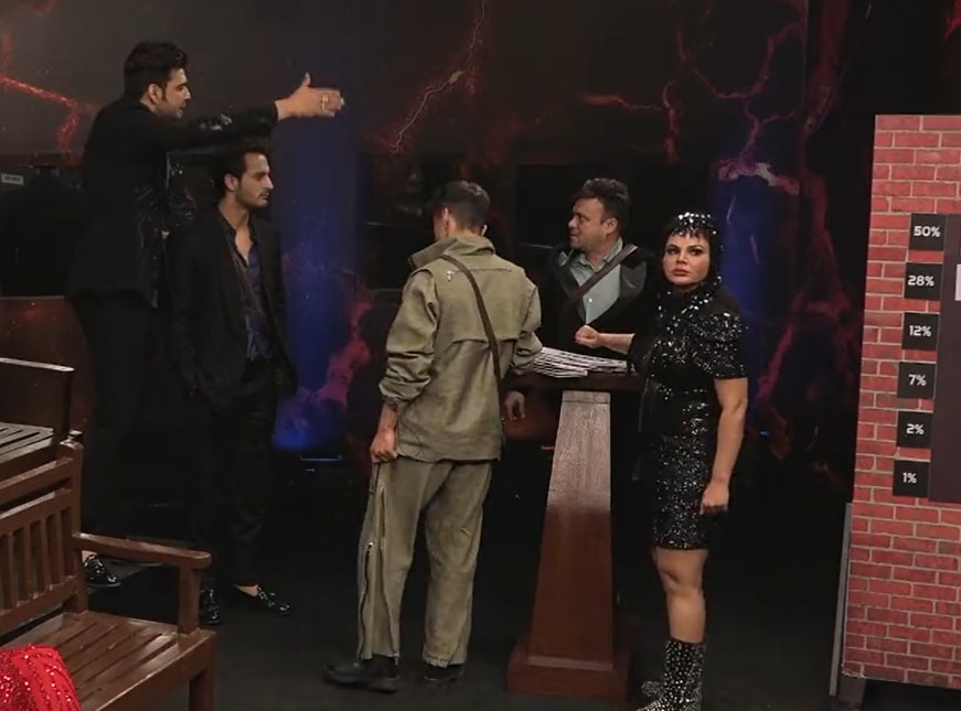 Karan Kundrra gets into a fight with Rakhi Sawant's husband Ritesh on Bigg Boss 15. Karan Kundrra gets into a fight with Rakhi Sawant's husband Ritesh on Bigg Boss 15. 
