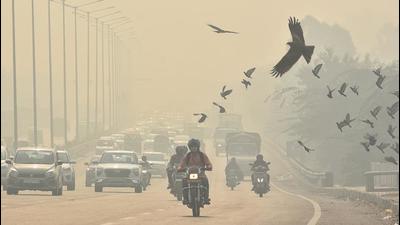Invisible to most, air pollution is wreaking havoc in families that have adults or children with comorbidities (Sanchit Khanna/ Hindustan Times) Invisible to most, air pollution is wreaking havoc in families that have adults or children with comorbidities (Sanchit Khanna/ Hindustan Times)