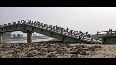 A portion of a 2 kilometer long bridge collapsed in Shahjahanpur. (PTI)