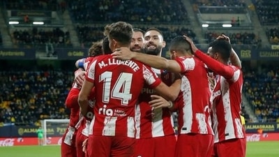 Atlético Madrid gets back near the top in Spanish La Liga