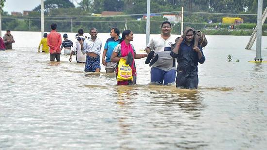 According to Nellore district information department officials, heavy rains resulted in huge inflows into Somasila reservoir on Pennar river, forcing the authorities to release 1.15 lakh cusecs to the downstream. (Agencies/File) According to Nellore district information department officials, heavy rains resulted in huge inflows into Somasila reservoir on Pennar river, forcing the authorities to release 1.15 lakh cusecs to the downstream. (Agencies/File)