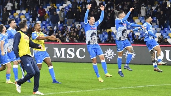 Napoli pays tribute to Diego Maradona, takes outright Serie A lead(TWITTER)