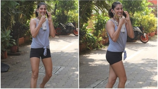 Kubbra, on the other hand, came ready to sweat it out at the gym. She wore a grey strappy top with a drooping neckline, front knot, and a fitted silhouette. The star donned it over a printed sports bra.
