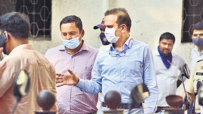 A person aware of the report said four cops were present in the room where Param Bir Singh and Sachin Vaze privately met and talked for an hour. (HT PHOTO) A person aware of the report said four cops were present in the room where Param Bir Singh and Sachin Vaze privately met and talked for an hour. (HT PHOTO)