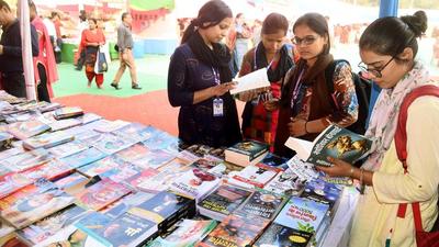 Patna Book Fair at Gandhi Maidan in 2019. (HT File)