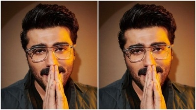 Styled by fashion stylist Abhilasha Devnani, Arjun wore her short hair in a wet look. (Instagram/@arjunkapoor)