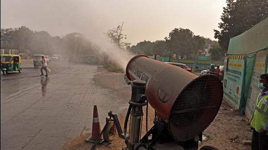 Delhi woke up to shallow fog on Tuesday morning, with the minimum temperature expected to be around 9 degrees Celsius. (ANI Photo/Representative use) Delhi woke up to shallow fog on Tuesday morning, with the minimum temperature expected to be around 9 degrees Celsius. (ANI Photo/Representative use)