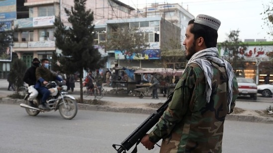 A Taliban fighter stands guard in Kabul, Afghanistan. REUTERS/Ali Khara(REUTERS)