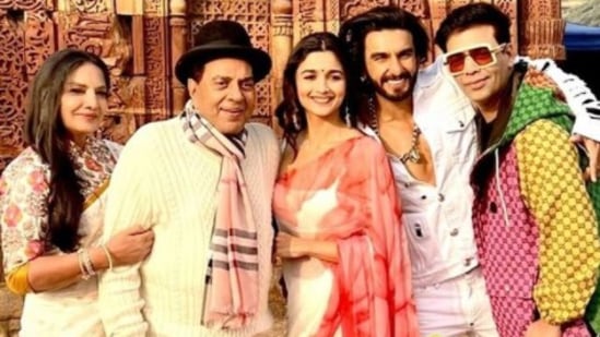 Shabana Azmi, Dharmendra, Alia Bhatt, Ranveer Singh and Karan Johar.