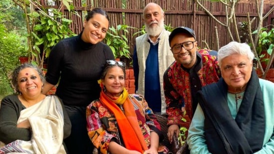 Shabana Azmi and Javed Akhtar visited Swara Bhasker's home in Delhi.