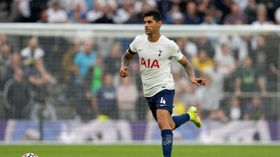 Tottenham says center back Cristian Romero will be sidelined until at least January because of a “serious” hamstring injury. The Argentina defender sustained the injury during a World Cup qualifier against Brazil two weeks ago. Tottenham manager Antonio Conte says “we’ll have to wait until January, February” for his return. (AP) Tottenham says center back Cristian Romero will be sidelined until at least January because of a “serious” hamstring injury. The Argentina defender sustained the injury during a World Cup qualifier against Brazil two weeks ago. Tottenham manager Antonio Conte says “we’ll have to wait until January, February” for his return. (AP)