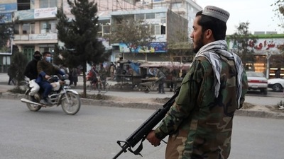 A Taliban fighter stands guard in Kabul, Afghanistan.&nbsp; (Reuters File Photo)