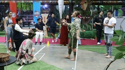 The new entrants Rakhi, Rashami, Devoleena, Ritesh and Abhijit are VIPs and have been given special privileges. The new entrants Rakhi, Rashami, Devoleena, Ritesh and Abhijit are VIPs and have been given special privileges. 