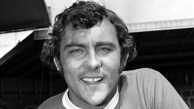 Former Liverpool, Arsenal midfielder Ray Kennedy dies at 70 (TWITTER)